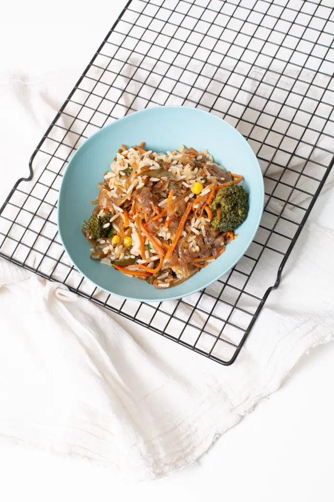 wok de vegetales con arroz.webp