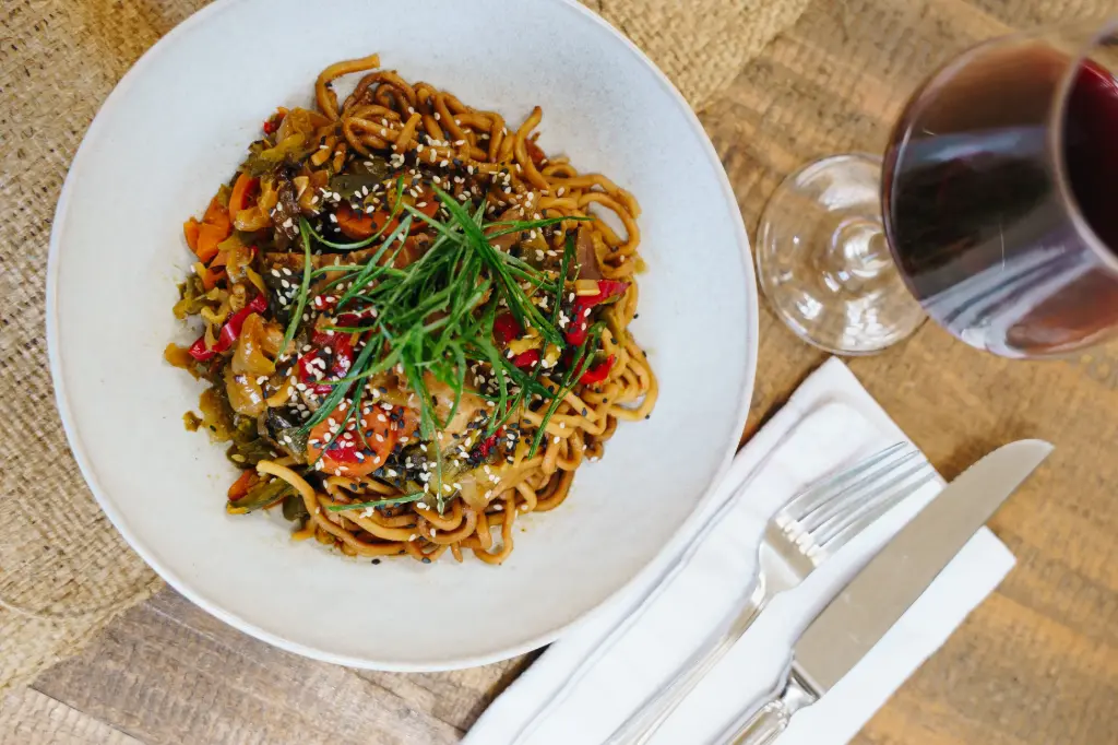 [COM-0022] Wok de vegetales con fideos