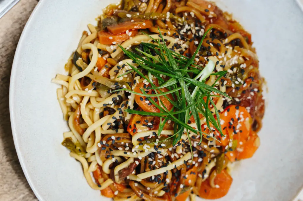 WOK DE POLLO CON FIDEOS